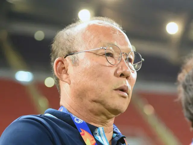ベトナムサッカー協会「パク・ハンソ監督の年俸削減ない…契約どおりに履行」（提供:OSEN）