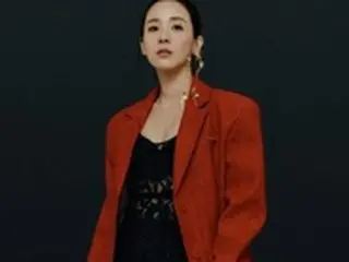 DARA（元2NE1）、グラビアの一部を公開…赤と黒の着こなし術を発散しカリスマ健在をアピール