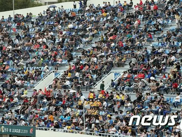 Kリーグ釜山アイパーク、無観客スタジアムでサポーターが” LANケーブル応援”実施へ（画像:news1）