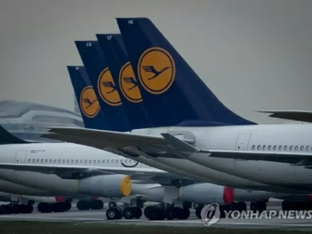 フランクフルト国際空港に駐機中のドイツ空港大手ルフトハンザの旅客機（資料写真）＝（ＡＰ＝聯合ニュース）