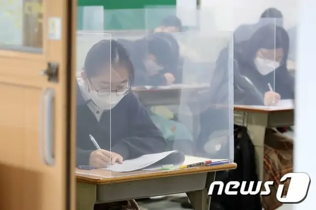 今年の大学入試は難易度を下げて出題すべき、現役生に有利か＝韓国（提供:news1）