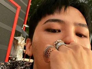 G-DRAGON（BIGBANG）、カムバック準備中かと期待させる近況を報告…ドアップ自撮りでも漂うオシャレ感