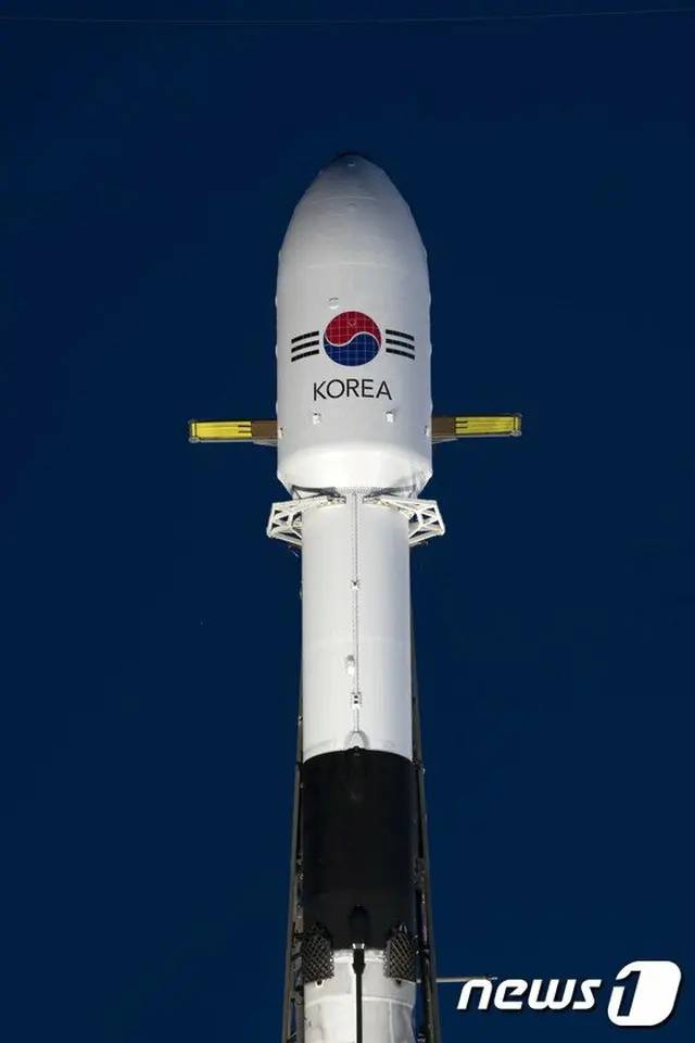 米国「スペースX」が「アナシス2号」の両ペアリング回収に成功（提供:news1）