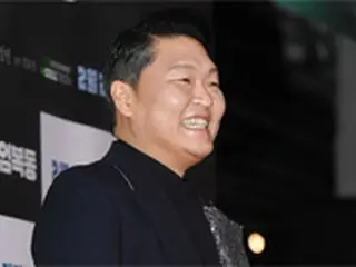 歌手PSY、公式YouTubeチャンネル登録者数1400万人突破を自ら祝う