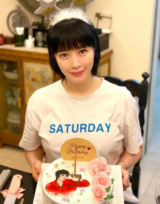 女優キム・ヘス、50歳の誕生日ケーキ「歴代級の童顔」（画像提供:wowkorea）