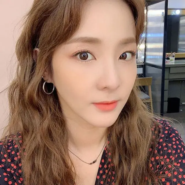 “シワも毛穴も無し”DARA（元2NE1）、「思う存分クローズアップしてください」（画像提供:wowkorea）