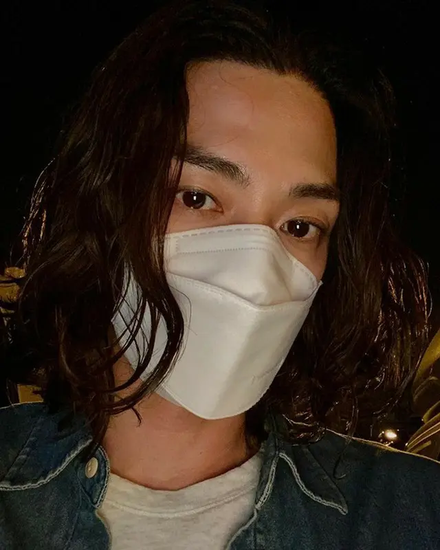 【トピック】俳優キム・ジフン、独特な雰囲気でドキッとさせる近況写真が話題（画像提供:wowkorea）