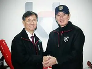 ＜韓国プロ野球＞KTウィズ、イ・ガンチョル監督と再契約＝3年総額20億ウォン