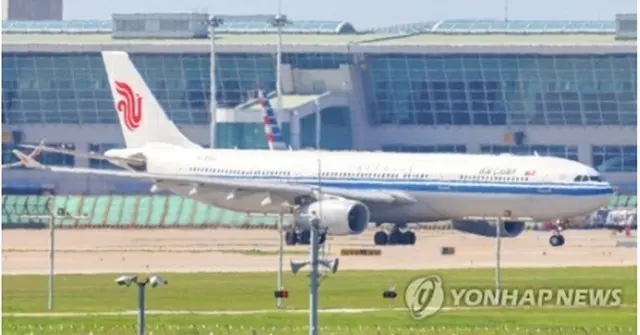 9月4日、仁川国際空港を出発する韓国・現代自動車のチャーター機＝（聯合ニュース）