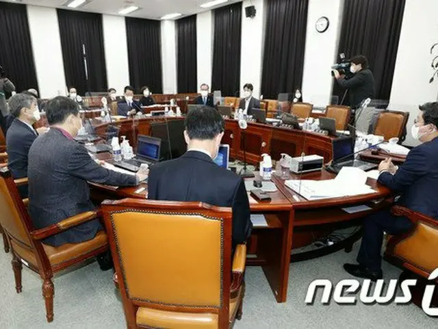 27日 韓国国会で開かれた“情報委員会全体会議”（画像提供:wowkorea）