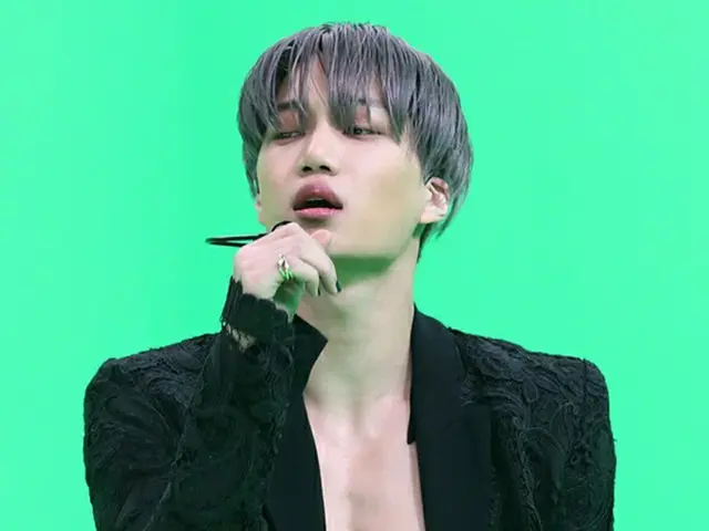 KAI（EXO）、高3受験生からの手紙に涙堪えきれず＝ソロ曲記念V LIVE（画像提供:wowkorea）