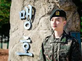 D.O.（EXO）、凛々しい軍服姿の近況を公開