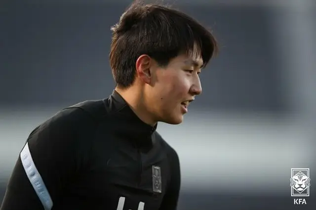 サッカー韓国代表”末っ子”イ・ガンイン、日韓戦で新たなスターとなるか（画像提供:wowkorea）