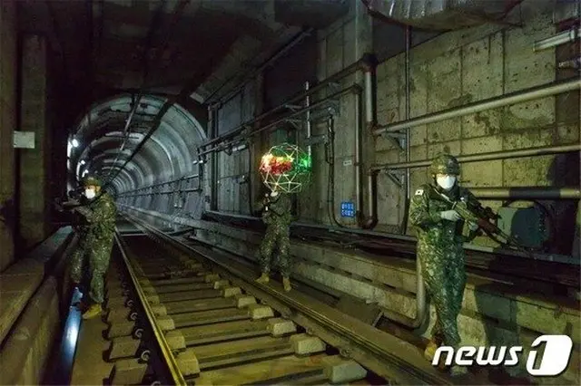 ソウル市地下鉄トンネル内で陸軍の捜索作戦…テロに備えて偵察訓練＝韓国（画像提供:wowkorea）