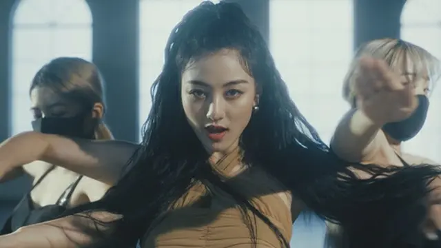 ジヒョ（TWICE）、単独パフォーマンス映像を公開＝Camila Cabello ＆ Greyの「Crown」をカバー（画像提供:wowkorea）