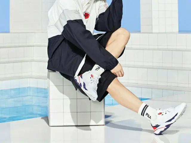 「BTS（防弾少年団）」JUNG KOOKが「FILA」のグラビアで、清涼感あふれる美少年の姿を見せた。（画像提供:wowkorea）