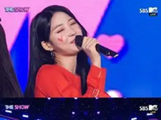 「EVERGLOW」、「FIRST」でカムバック1周目で「The SHOW」1位...「ファンのおかげ」