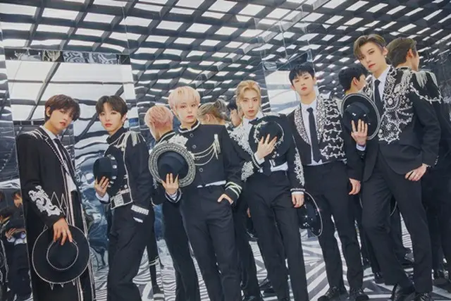 グループ「ONEUS」が新曲「BLACK MIRROR」の活動を成功的に終えた。（画像提供:Mydaily）