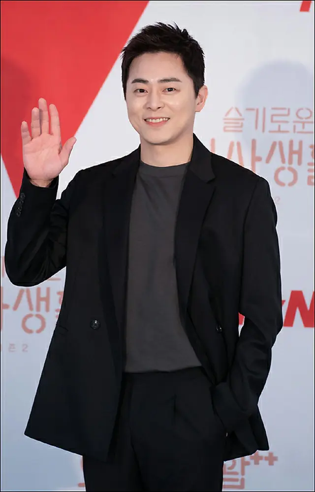 俳優チョ・ジョンソク、優しい笑顔（画像提供:wowkorea）