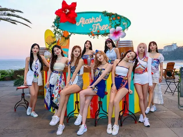 「TWICE」、新曲「Alcohol-Free」MVのビハインド写真を公開＝“爽快感たっぷり”（画像提供:wowkorea）