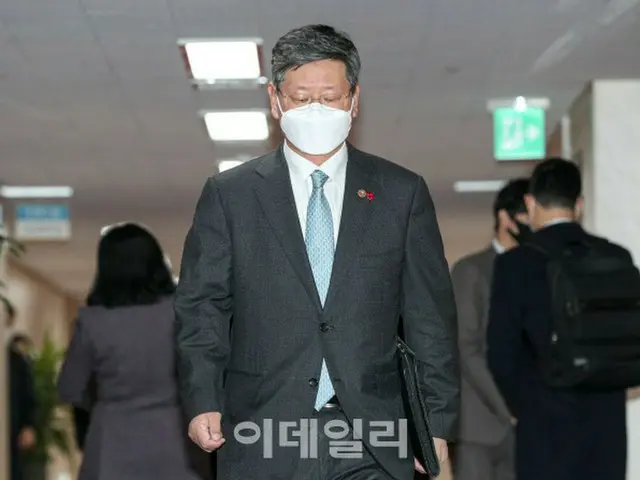 李容九、元法務部次官（画像提供:wowkorea）