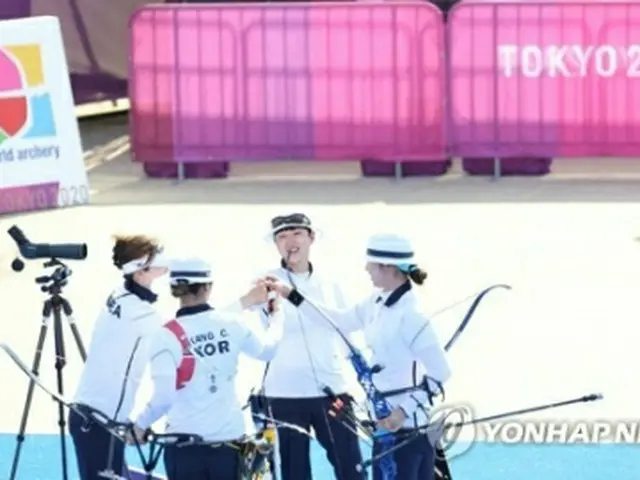 ９連覇を達成した韓国女子＝２５日、東京（聯合ニュース）