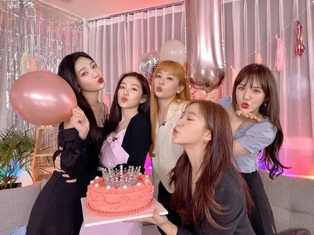 韓国ガールズグループ「Red Velvet」が、完全体でデビュー7周年を祝った（画像提供:wowkorea）