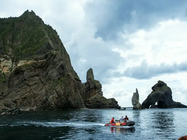 韓国名「独島」、日本名「竹島」として騒がしい島の風景（画像提供:wowkorea）