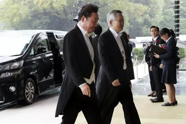 文大統領も着た…イ・ナギョン、ファン・ギョイクに「燕尾服が日本の服？」＝韓国報道（画像提供:wowkorea）