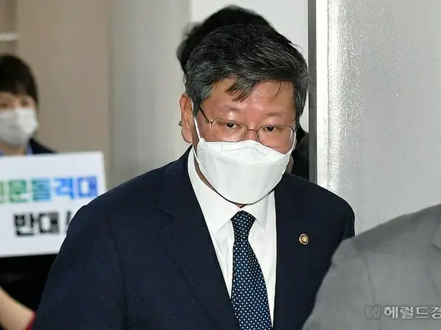 李容九、元法務部次官（画像提供:wowkorea）