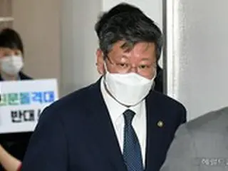 韓国検察、タクシー運転手に暴行して証拠隠滅を教唆した李容九元法務部次官を在宅起訴