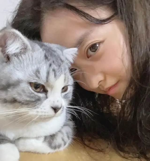 女優パク・ボヨン、猫と一緒にラブリーショット…すっぴんでも変わらぬ美貌（画像提供:wowkorea）