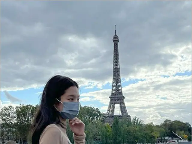 「BLACKPINK」JENNIE、シースルーの果敢なパリファッション（画像提供:wowkorea）