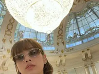 「BLACKPINK」LISA、ファッションウィーク不参加で差別疑惑？…フランスのニースで近況写真を公開