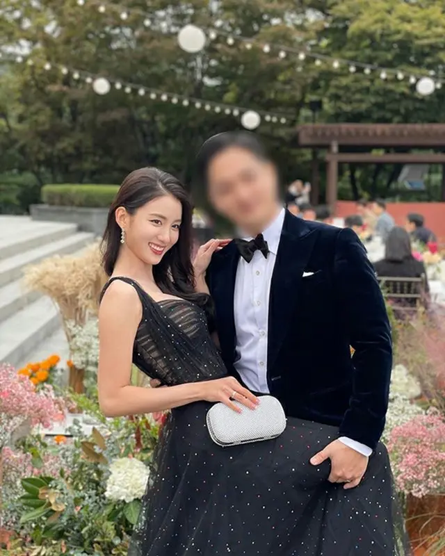 ジス(元TAHITI)結婚、「もう誰が見ても人妻」…イケメン夫に注目集まる