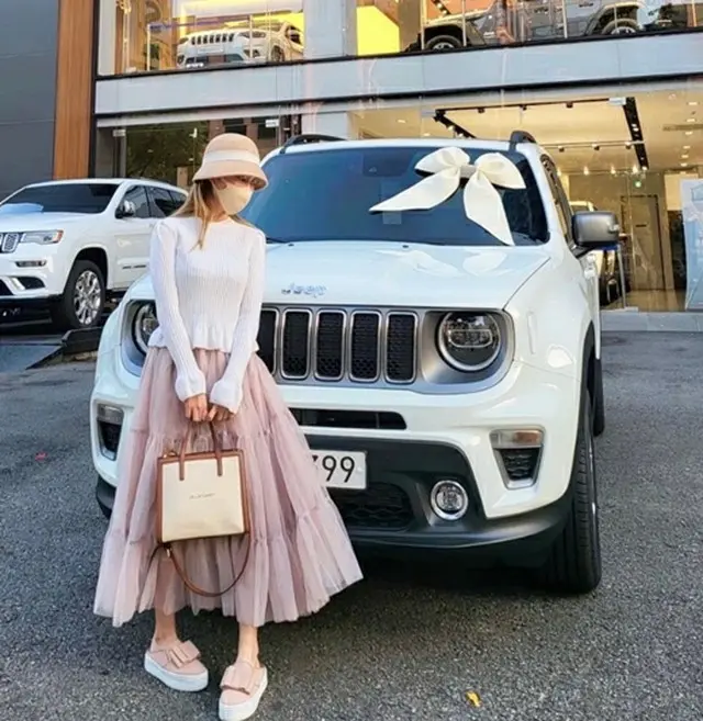 歌手兼俳優イ・ジフンの妻アヤネさんが新車を買った。（画像提供:wowkorea）