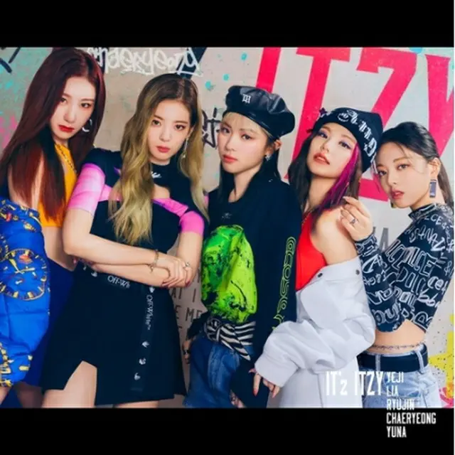 ITZY（YGエンターテインメント提供）＝（聯合ニュース）≪転載・転用禁止≫