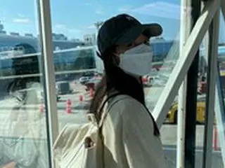 シン・ミナ、空港で一足遅れて気づく…「そうじゃなくて…」