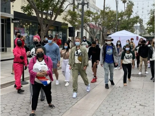 イベントで韓国の遊びを楽しむロサンゼルス市民ら＝7日、ロサンゼルス（聯合ニュース）