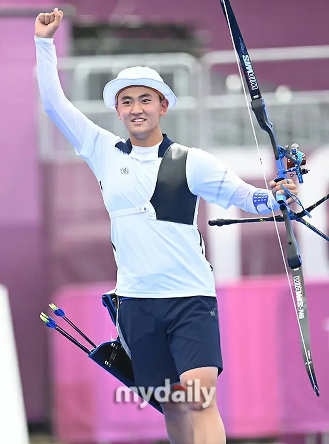 “東京五輪金メダル”アーチェリー韓国代表キム・ジェドク、韓国シリーズ第4戦で始球式（画像提供:wowkorea）