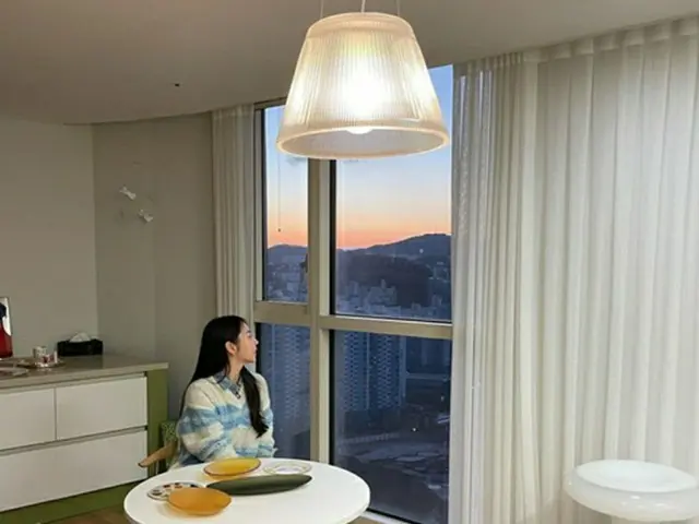 アン・ソヒ（元Wonder Girls）、高層階から見る夕日を公開 「幻想的な景色」（画像提供:wowkorea）