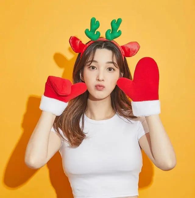 ユルヒ(元LABOUM)、本当に3児のママ？かわいい”サンタ姿”で登場（画像提供:wowkorea）