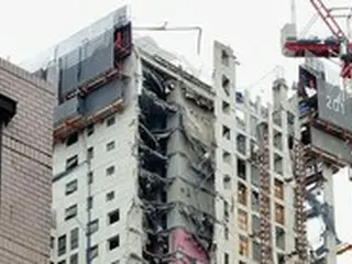 光州マンション崩壊事故、行方不明者の捜索を再開…市長「全面再施工を検討」＝韓国