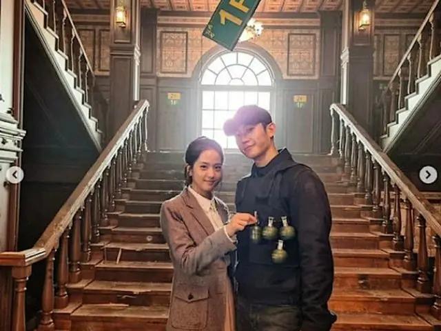 俳優チョン・ヘイン＆JISOO(BLACKPINK)、見るだけでも嬉しい2人…「優しいツーショット」（画像提供:wowkorea）