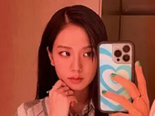 「BLACKPINK」JISOO、アイドルビジュアルの定石…「久しぶりにパシャリ」