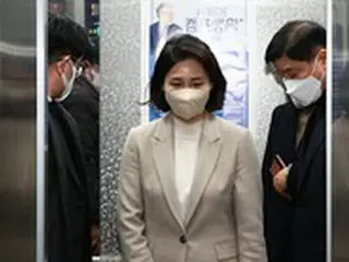 韓国野党「李在明候補夫人は中華料理店で法人カードを分けて決済…公職選挙法違反だ」