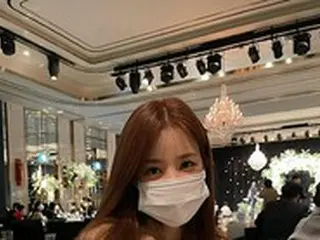 「Apink」パク・チョロン、結婚式に出席…「とてもきれいな客」