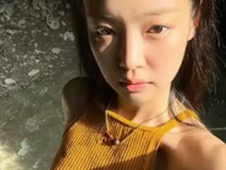 「BLACKPINK」JENNIE、すごくスリムでも健康美がまぶしいセクシー水着姿公開