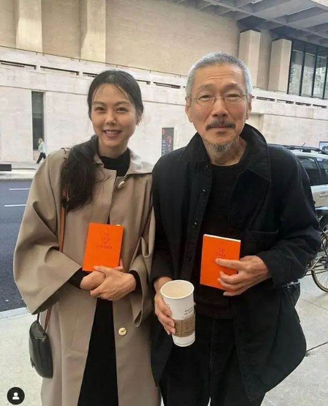 “不倫関係”ホン・サンス監督＆女優キム・ミニ、仲良しツーショットが公開される（画像提供:wowkorea）