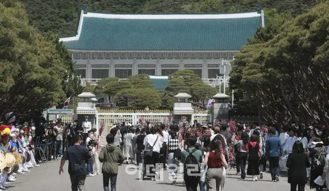 【フォト】全面開放された韓国大統領府に多くの市民が訪れる（画像提供:wowkorea）